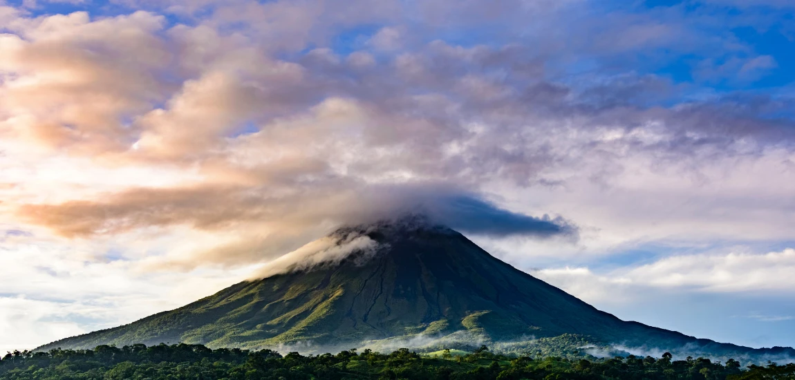 Dining with a View: The Best Restaurants Overlooking Lake Arenal